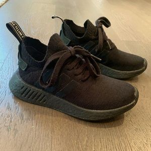 ADIDAS NMD R1 Black on Black sz 6